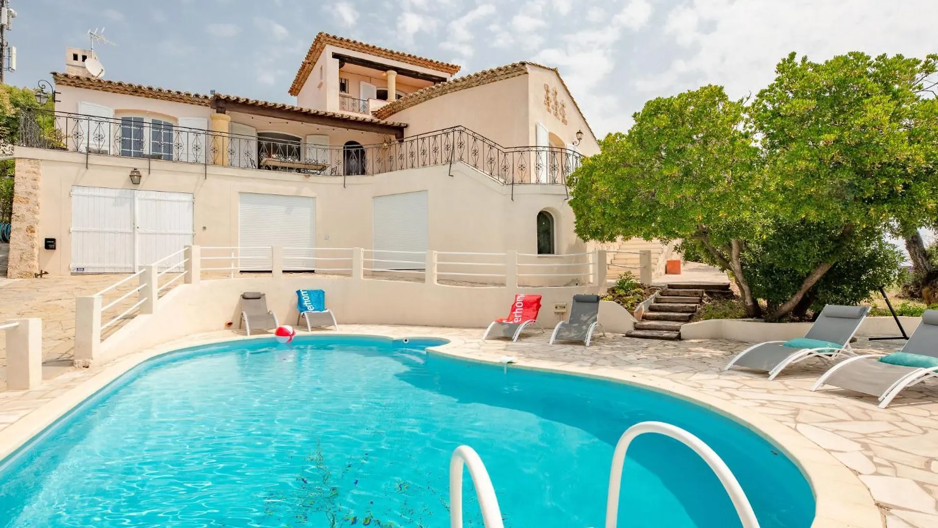 Villa Les Gaulois By Interhome location